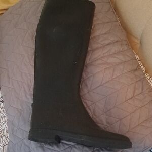 Elegant Black Women's Winter Boots